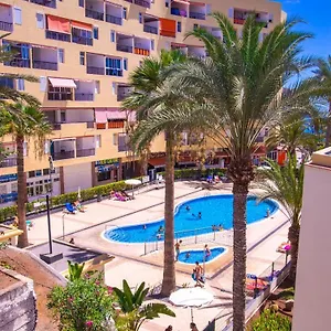 https://los-cristianos-el-carmen.in-canary-islands.com